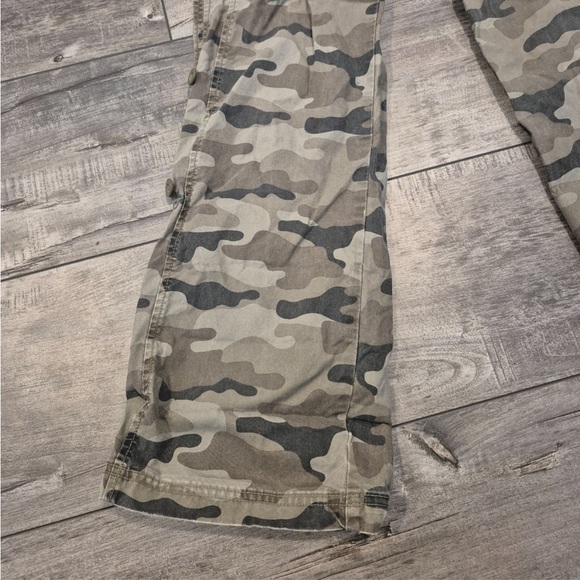 Y2K Cute Low Waist Boot Cut Cargo Camo Streetwear Pants - Picture 3 of 9